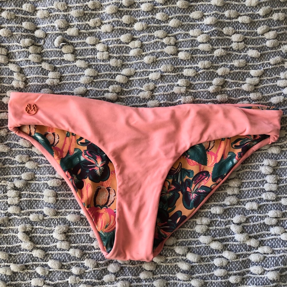 Maaji size small reversible bottoms